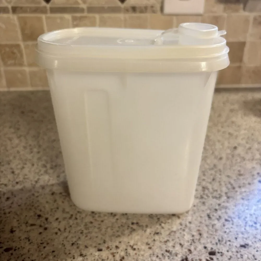 Vintage 1 Quart TUPPERWARE Store & Pour #792-2 Beverage Buddy Flip Top Lid 564-1